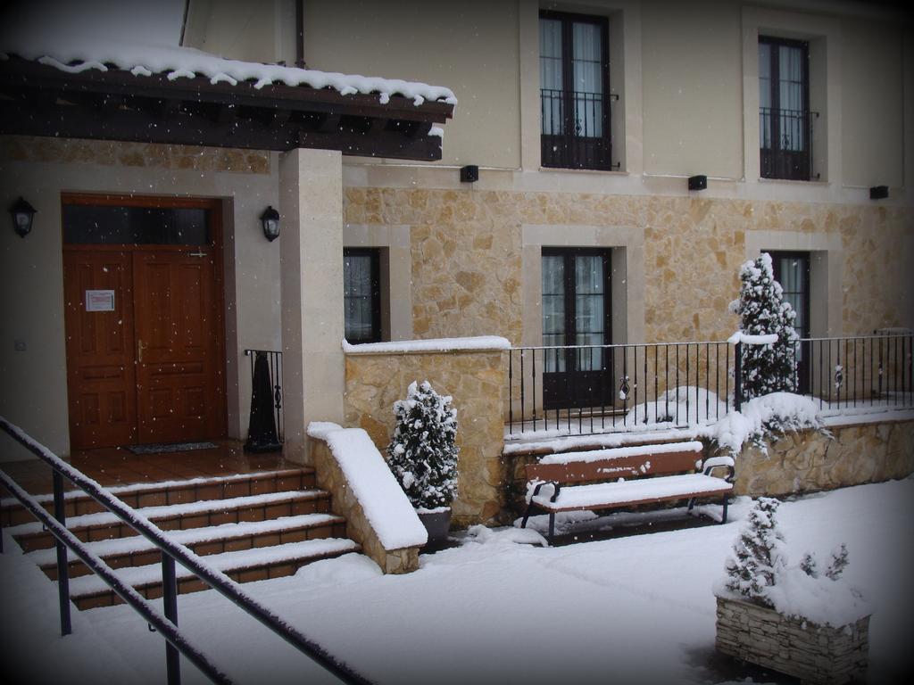 Alojamiento Rural La Henera Hotel San Juan de Ortega Exterior photo