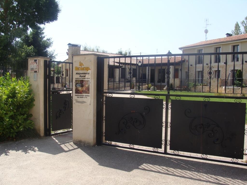 Alojamiento Rural La Henera Hotel San Juan de Ortega Exterior photo